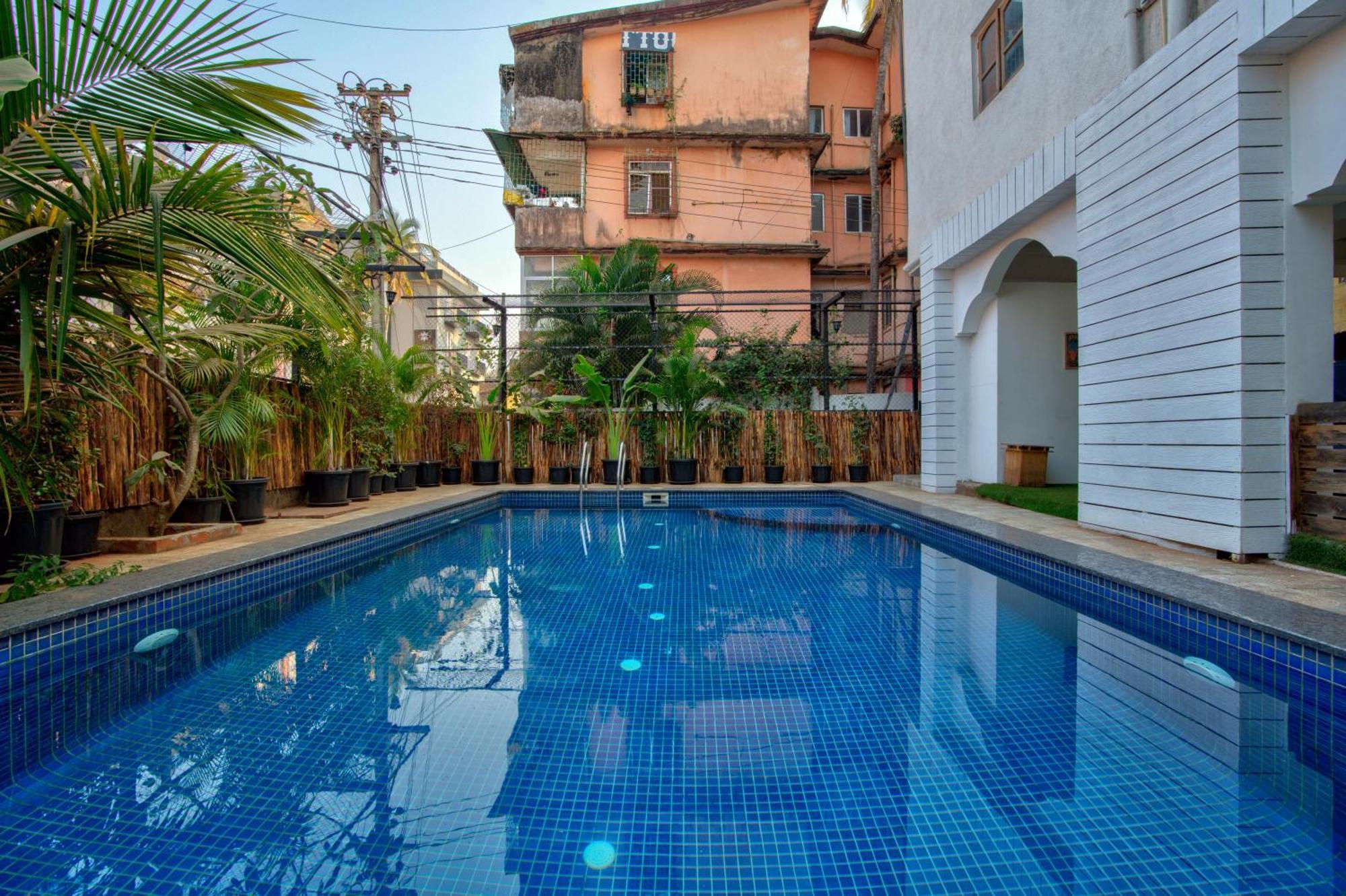Hotel Pajaros Blu Calangute Bagian luar foto